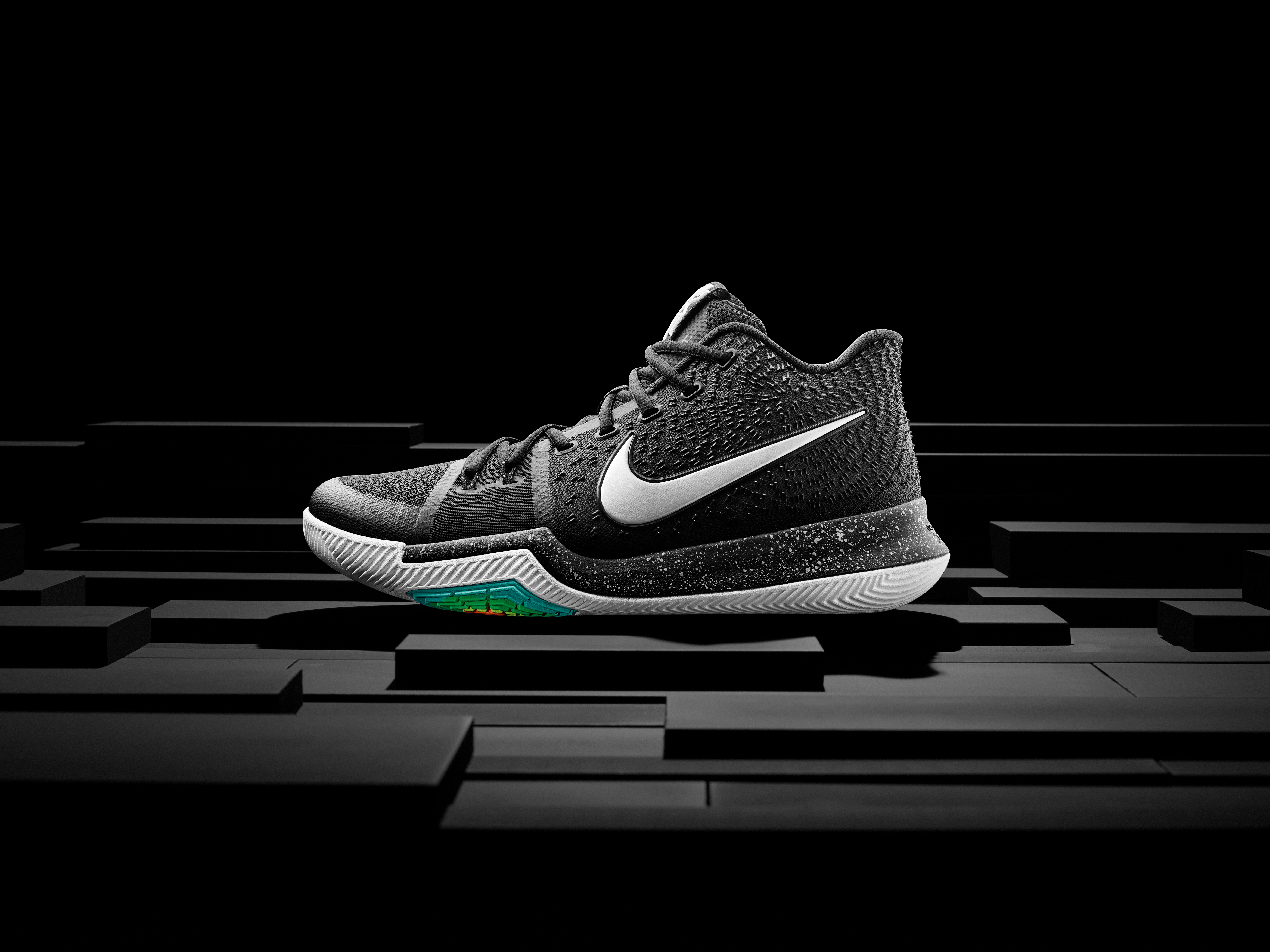 KYRIE 3——专为凯里·欧文的华丽球风打造